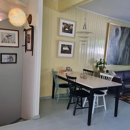 Apartament Vakkert Hus I Gamle Oslo. 3 Parkeringsplasser. Oslo