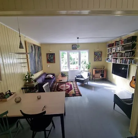Vakkert Hus I Gamle Oslo. 3 Parkeringsplasser. Apartament