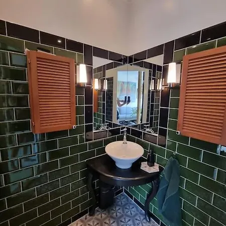 Vakkert Hus I Gamle Oslo. 3 Parkeringsplasser.