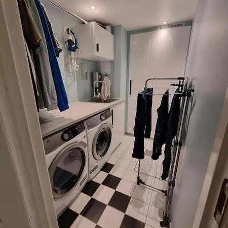 Vakkert Hus I Gamle Oslo. 3 Parkeringsplasser. Apartament