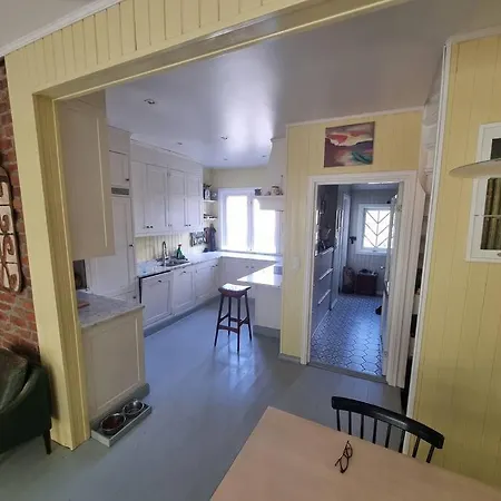 Apartament Vakkert Hus I Gamle Oslo. 3 Parkeringsplasser.