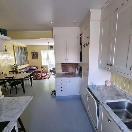 Apartament Vakkert Hus I Gamle Oslo. 3 Parkeringsplasser. *