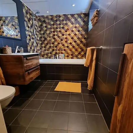 Apartament Vakkert Hus I Gamle Oslo. 3 Parkeringsplasser. *